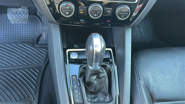 Used 2017 Volkswagen Jetta SEL image 13