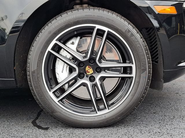 Certified 2021 Porsche Macan Turbo AWD/4WD image 12