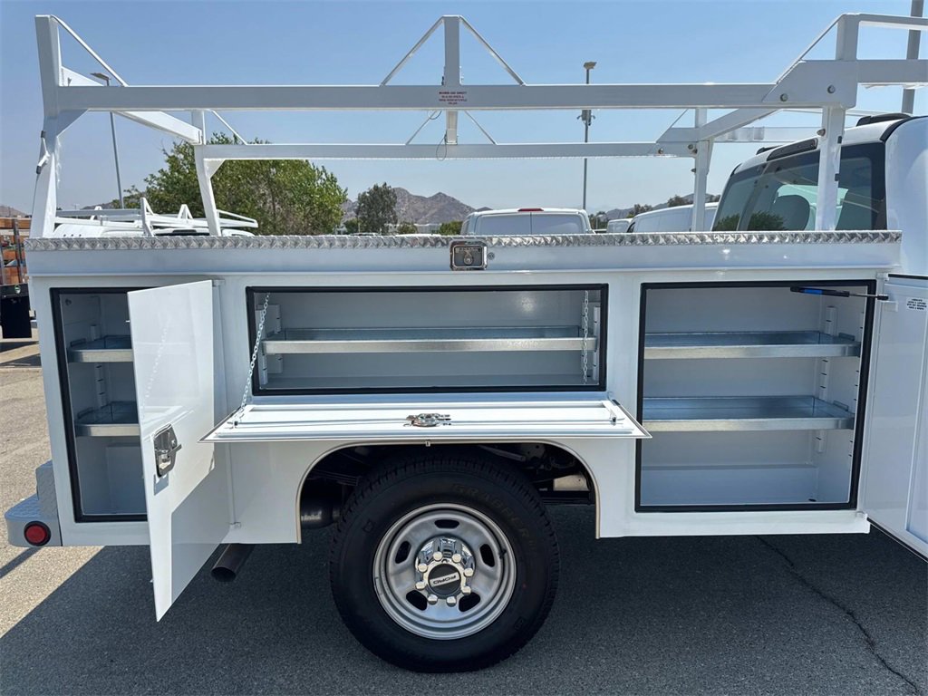 New 2025 Ford F350 XL w/ XL Chrome Package image 19
