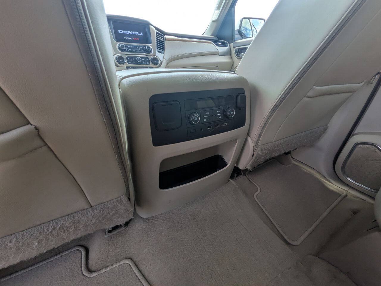 Used 2019 GMC Yukon XL Denali w/ Denali Ultimate Package AWD/4WD image 23