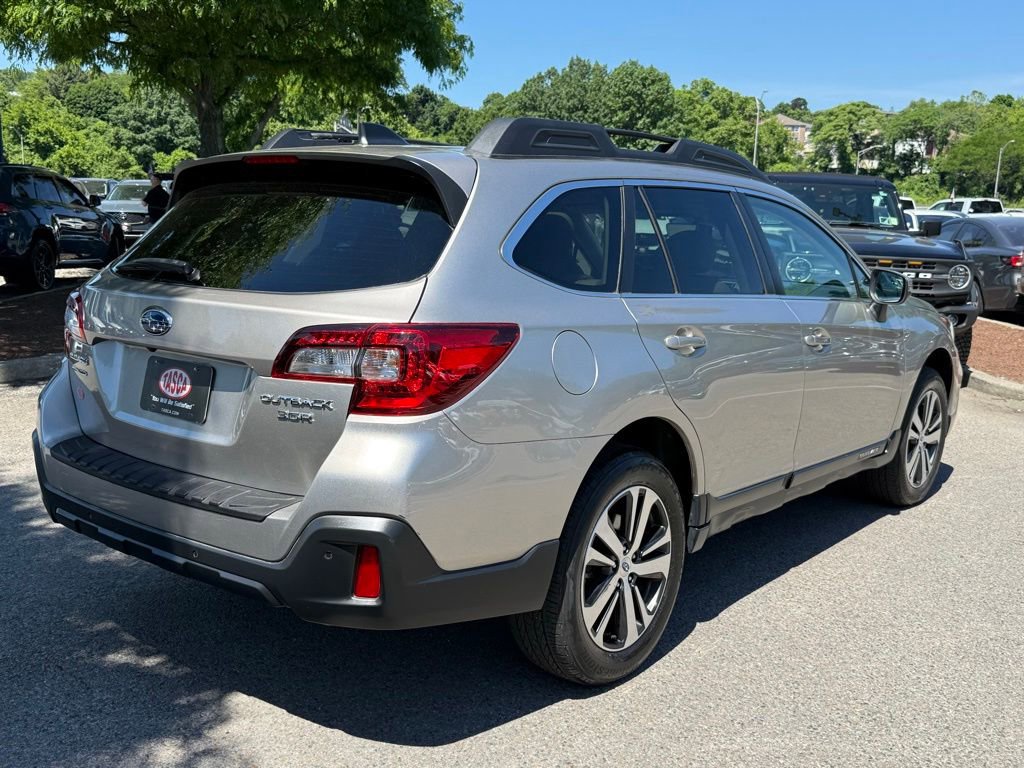 Used 2019 Subaru Outback 3.6R Limited AWD/4WD image 6