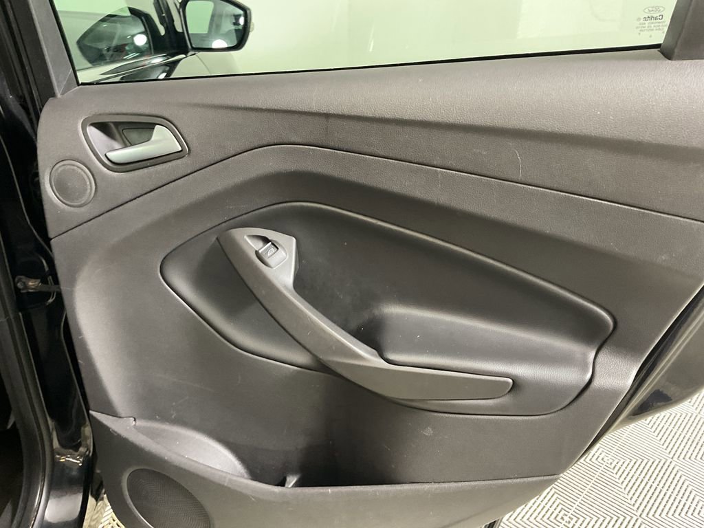 Used 2019 Ford Escape Titanium AWD/4WD image 21