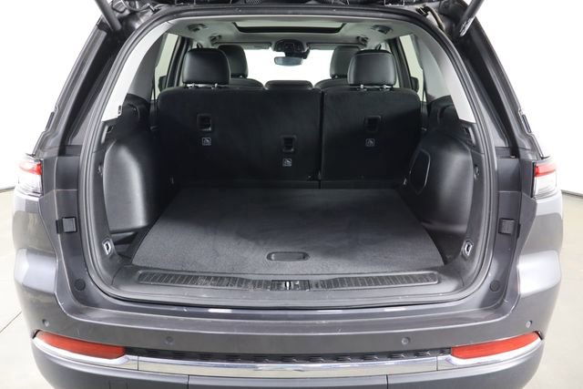 Used 2022 Jeep Grand Cherokee Limited AWD/4WD image 17