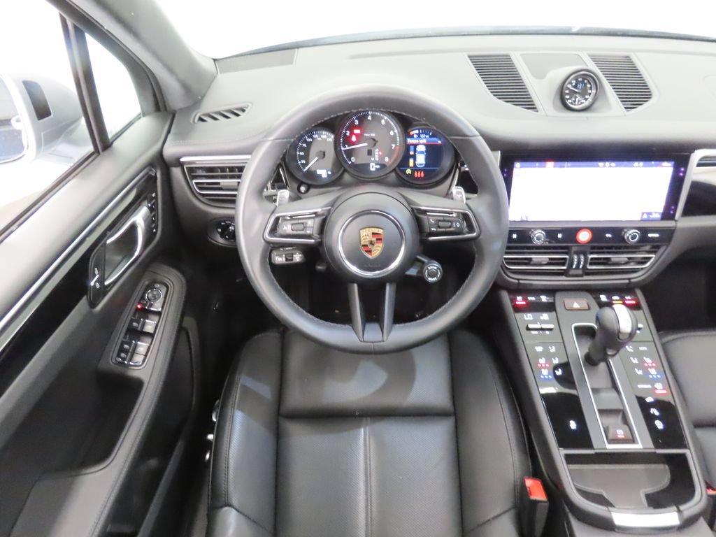 Certified 2026 Porsche Macan AWD/4WD image 15