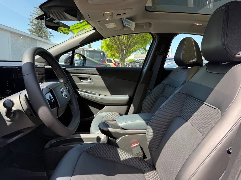 Used 2026 Nissan Leaf Platinum+ w/ Cargo Package (Platinum+) FWD image 13