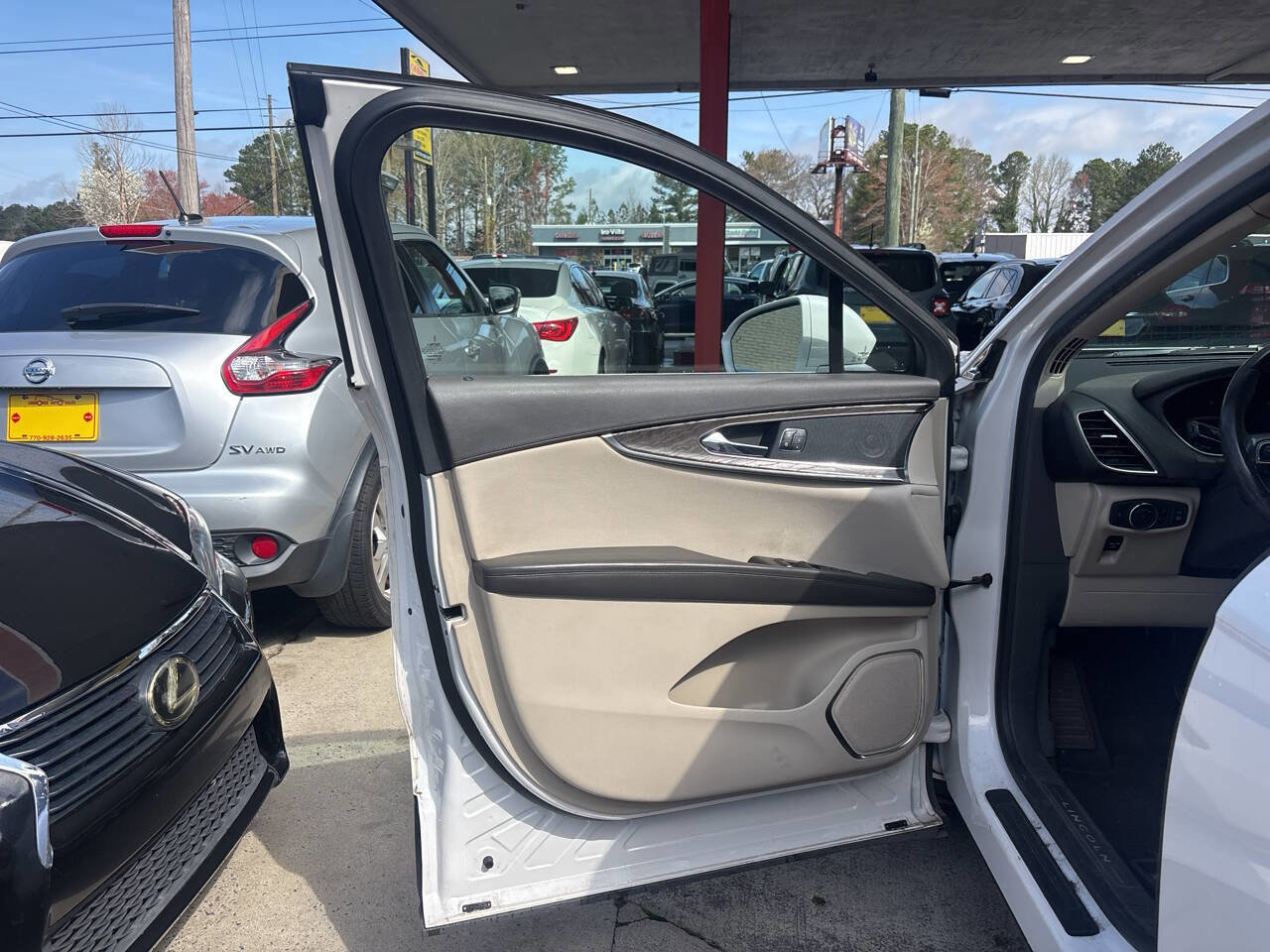 Used 2019 Lincoln Nautilus Select image 10