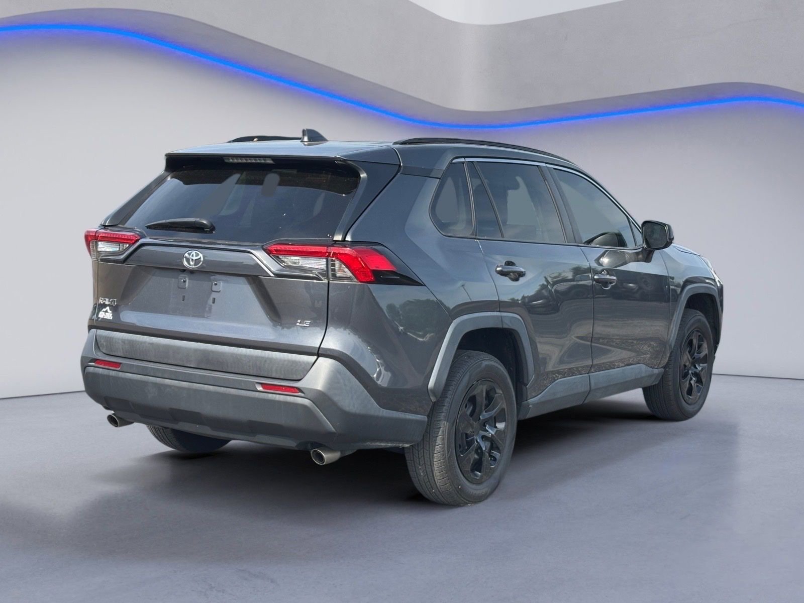 Used 2020 Toyota RAV4 LE image 3