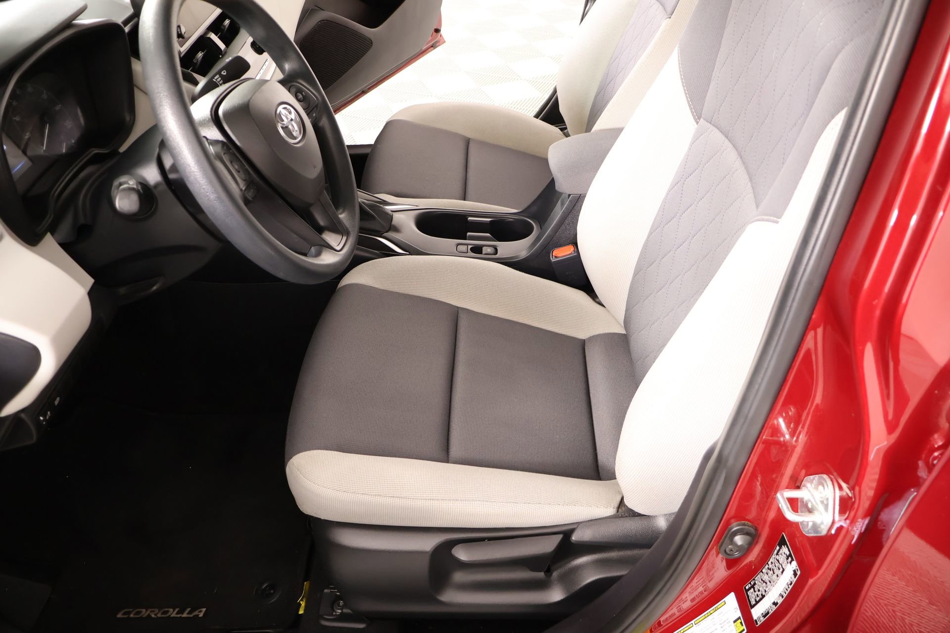 Used 2023 Toyota Corolla LE FWD image 10