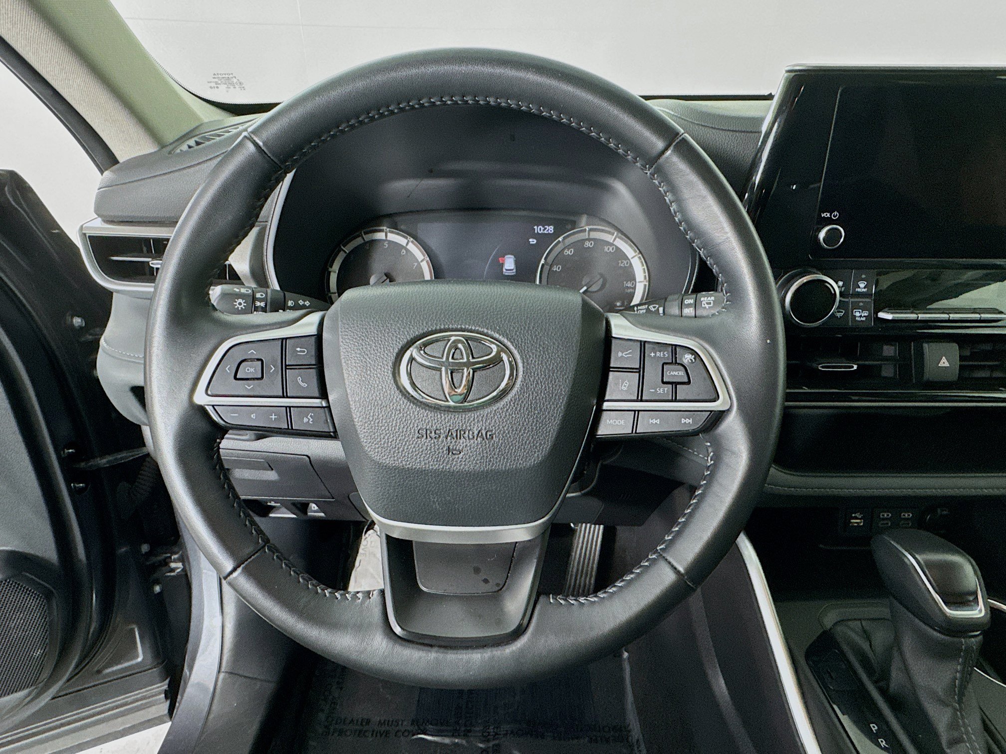 Used 2025 Toyota Highlander LE AWD/4WD image 11