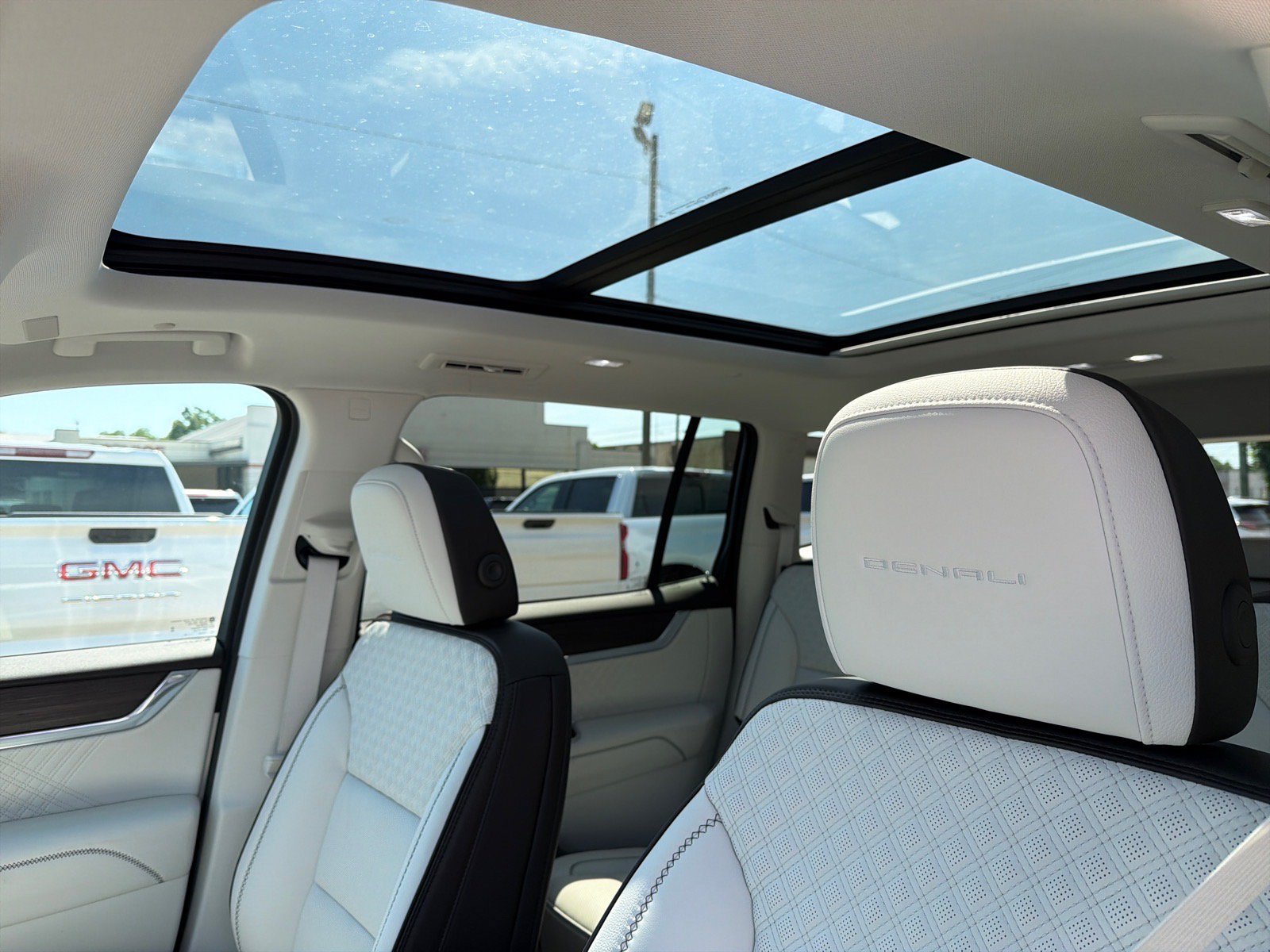 New 2026 GMC Acadia Denali w/ Super Cruise Package FWD image 20