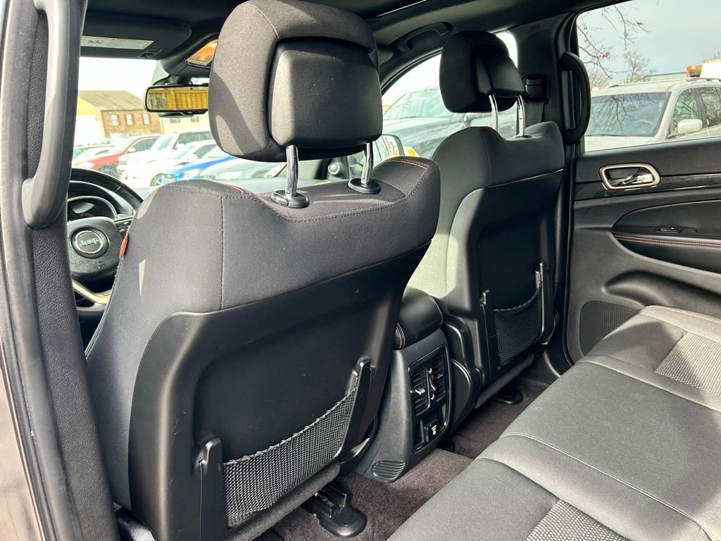 Used 2016 Jeep Grand Cherokee Laredo 75th Anniversary image 18