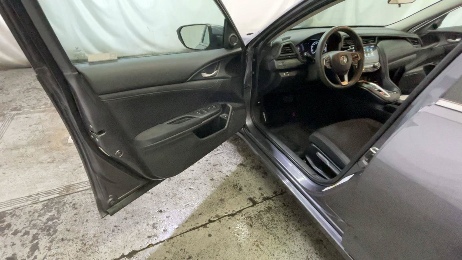 Used 2019 Honda Insight EX image 29