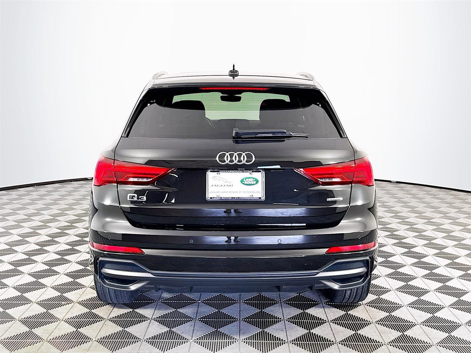 Used 2021 Audi Q3 2.0T Premium w/ Convenience Package image 7