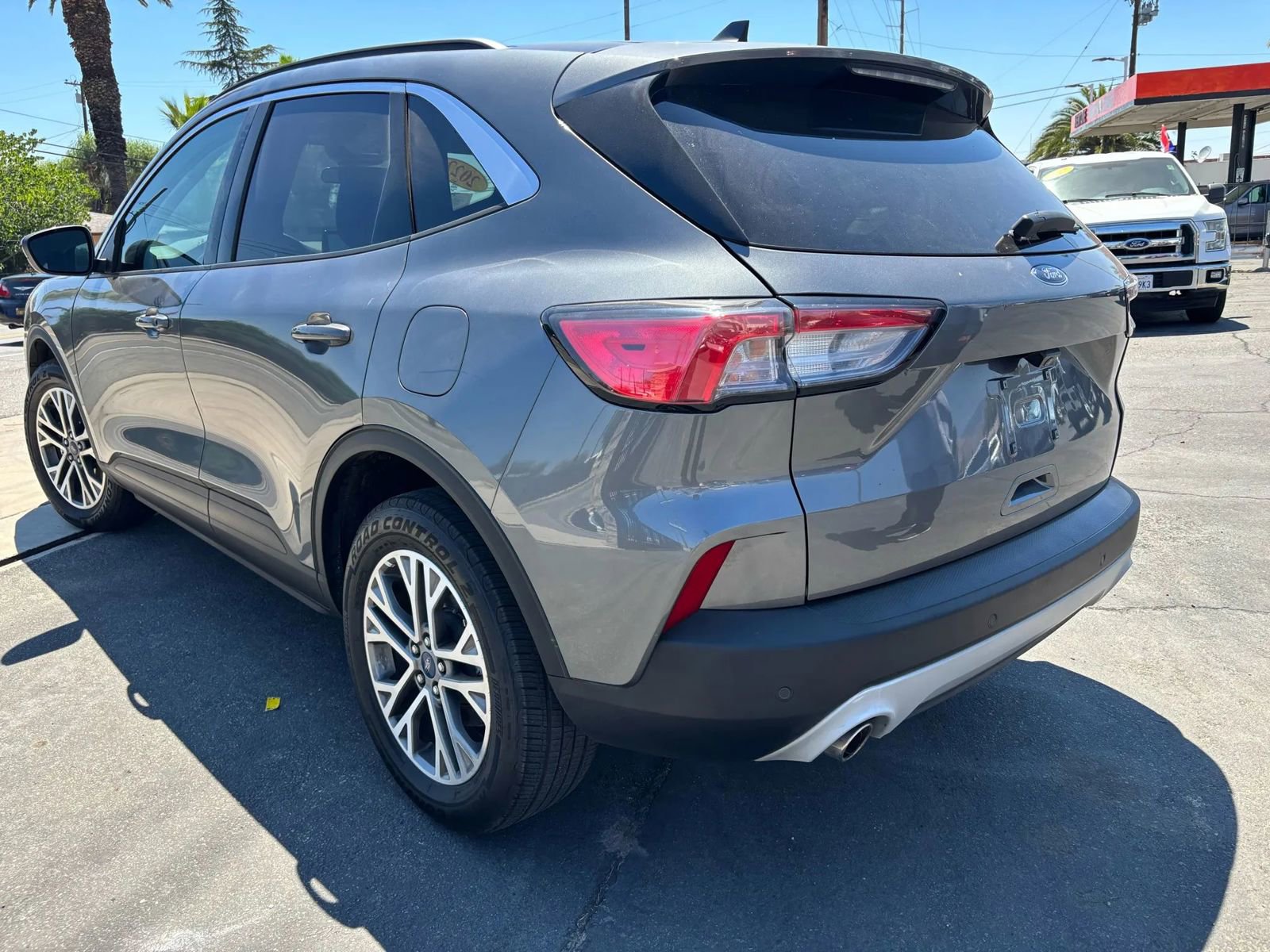 Used 2022 Ford Escape SEL image 14