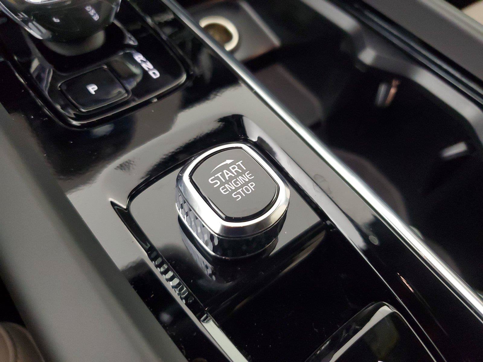New 2027 Volvo XC60 B5 Core AWD/4WD image 33