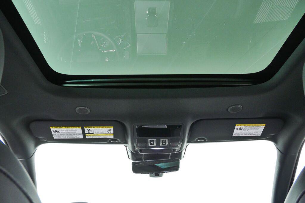 Used 2024 Land Rover Range Rover Evoque S AWD/4WD image 20