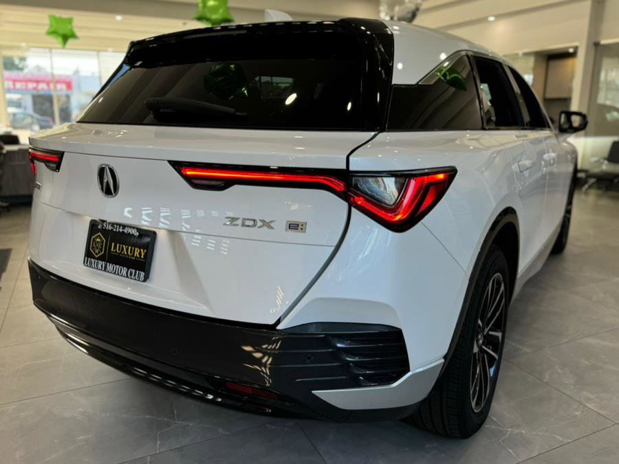 Used 2024 Acura ZDX A-Spec image 9