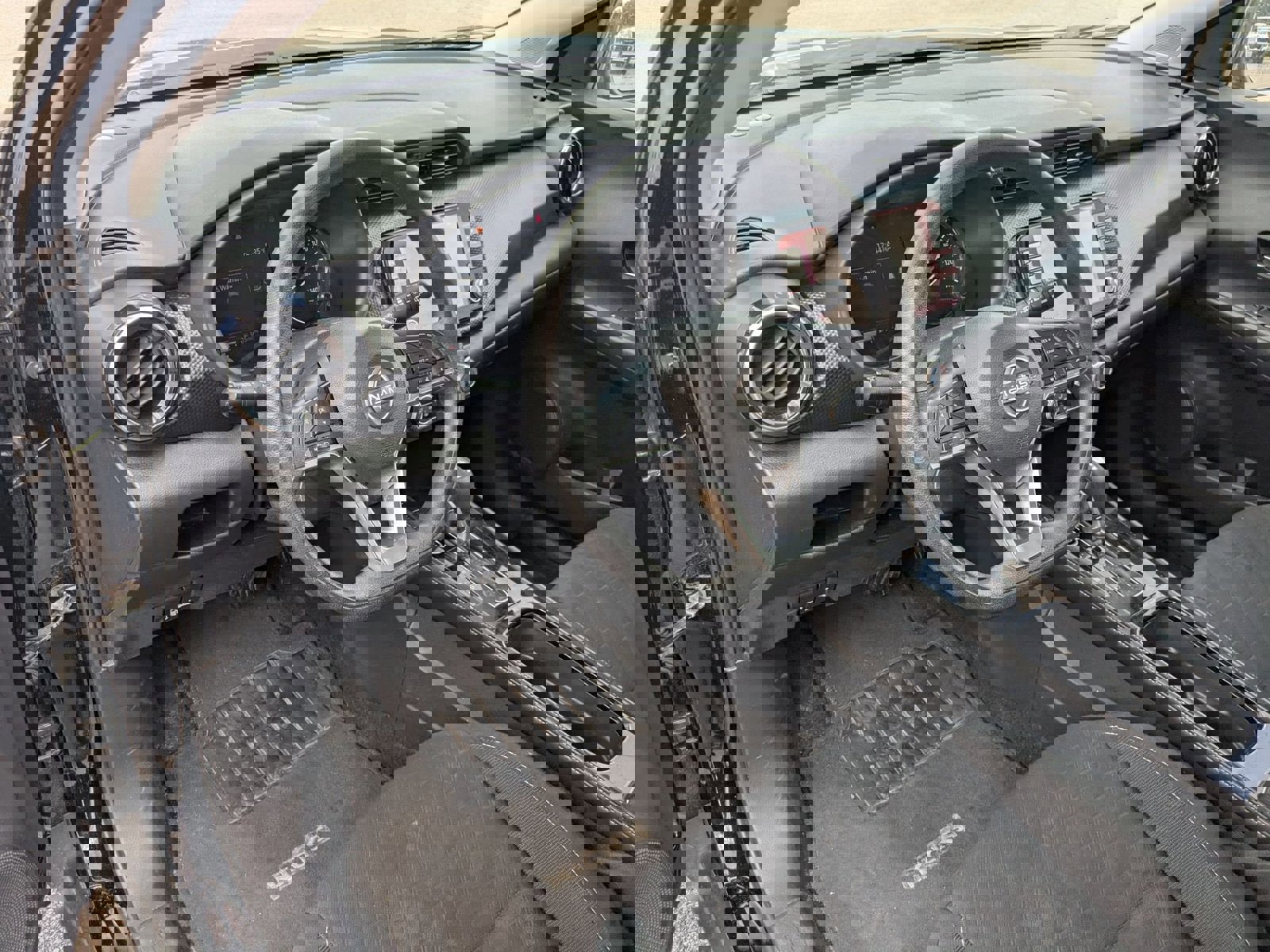 Used 2024 Nissan Kicks SV image 10