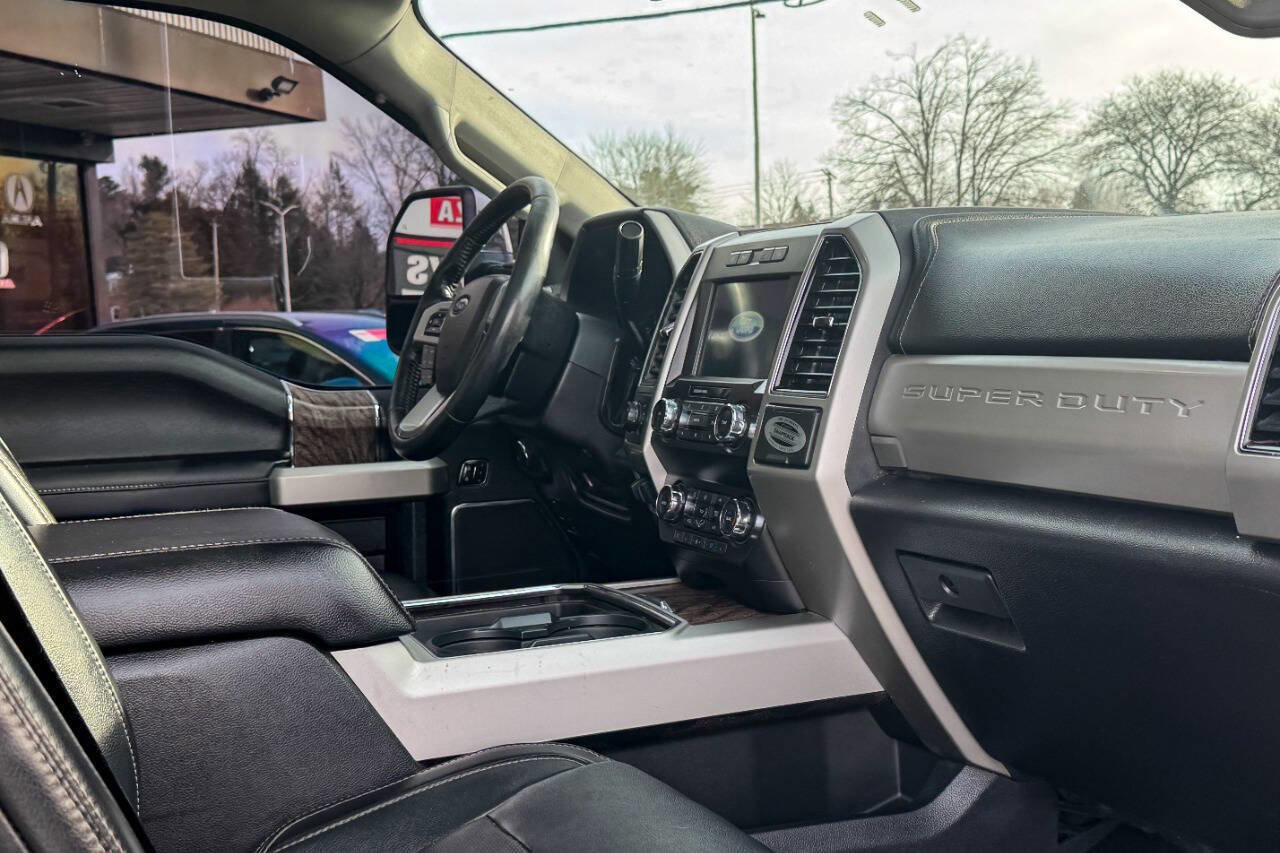 Used 2019 Ford F250 Lariat w/ Lariat Ultimate Package image 16