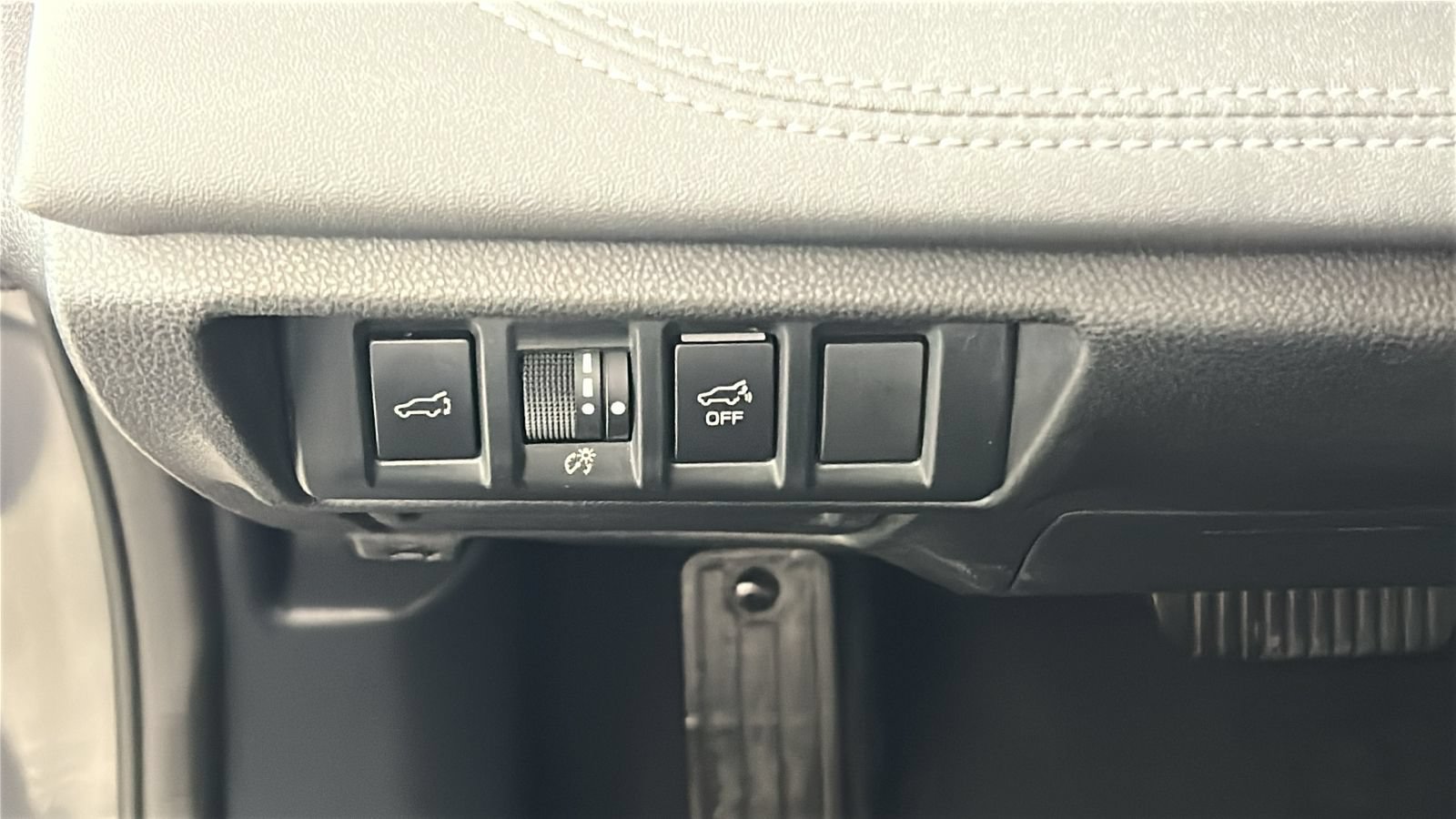 Used 2023 Subaru Outback Limited AWD/4WD image 23