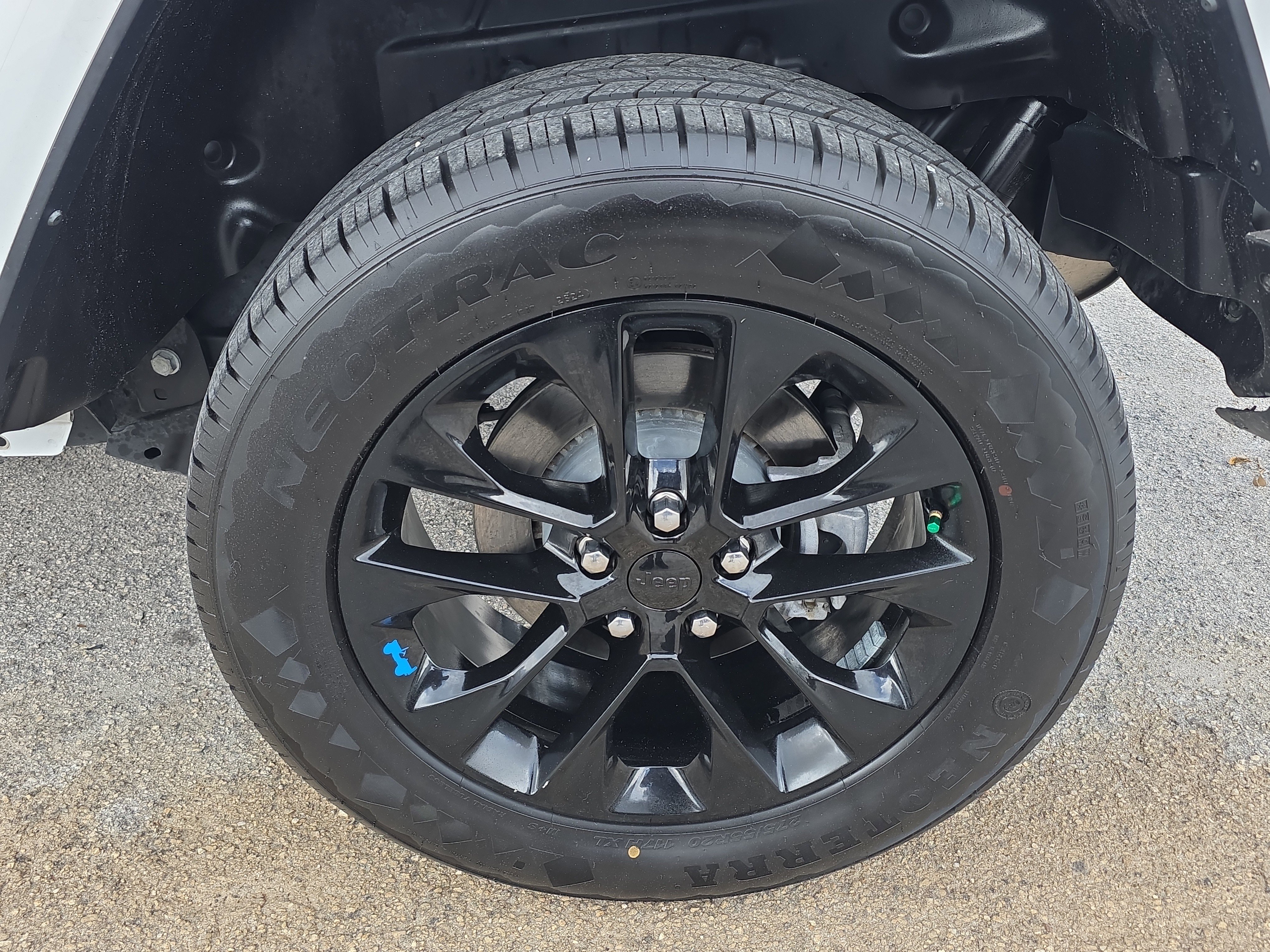Used 2023 Jeep Wrangler Sahara AWD/4WD image 12
