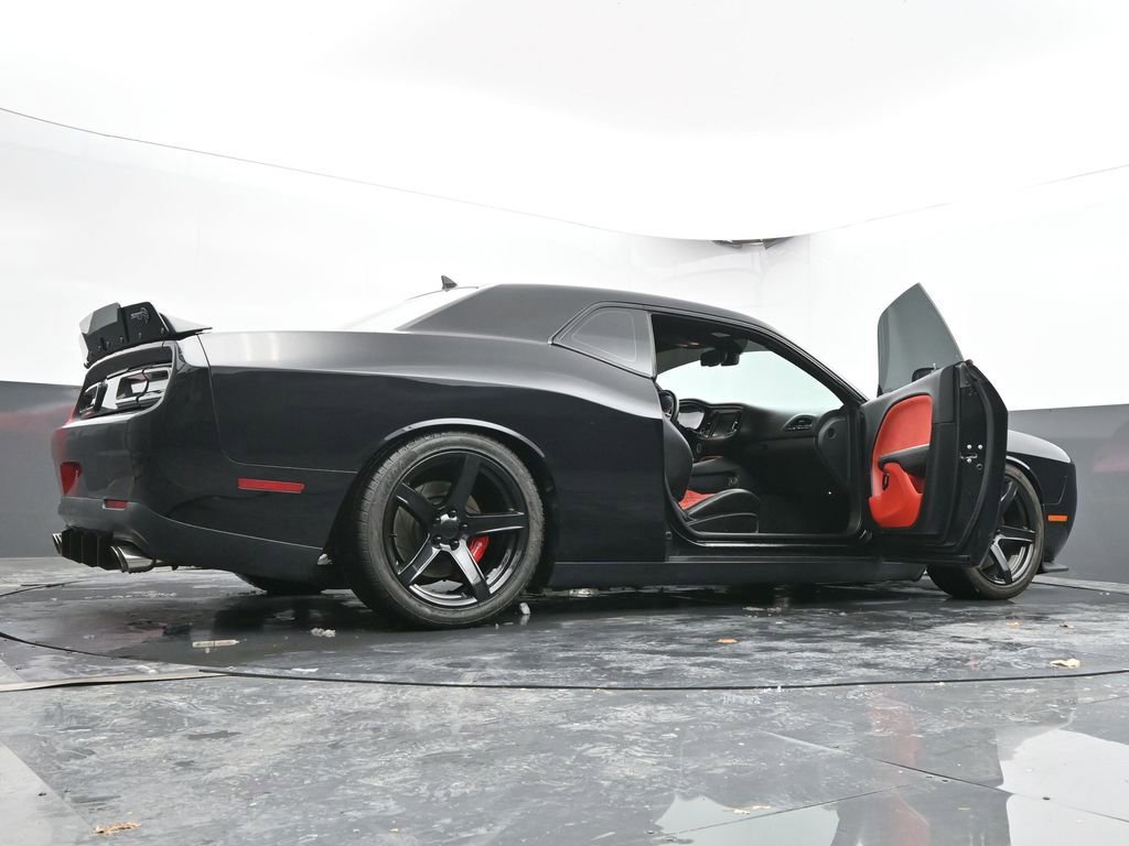 Used 2016 Dodge Challenger SRT Hellcat image 93
