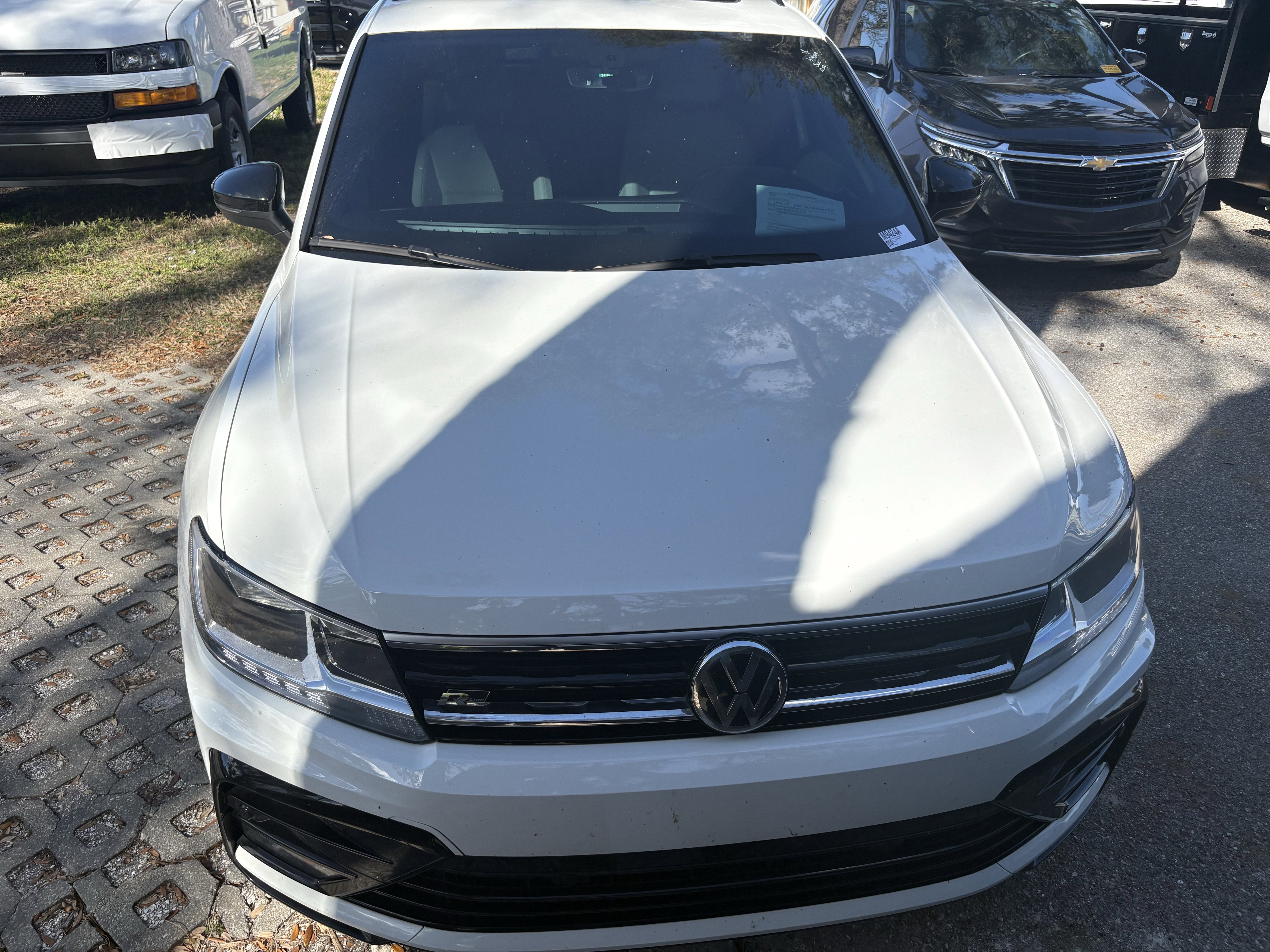 Used 2020 Volkswagen Tiguan SE R-Line image 2