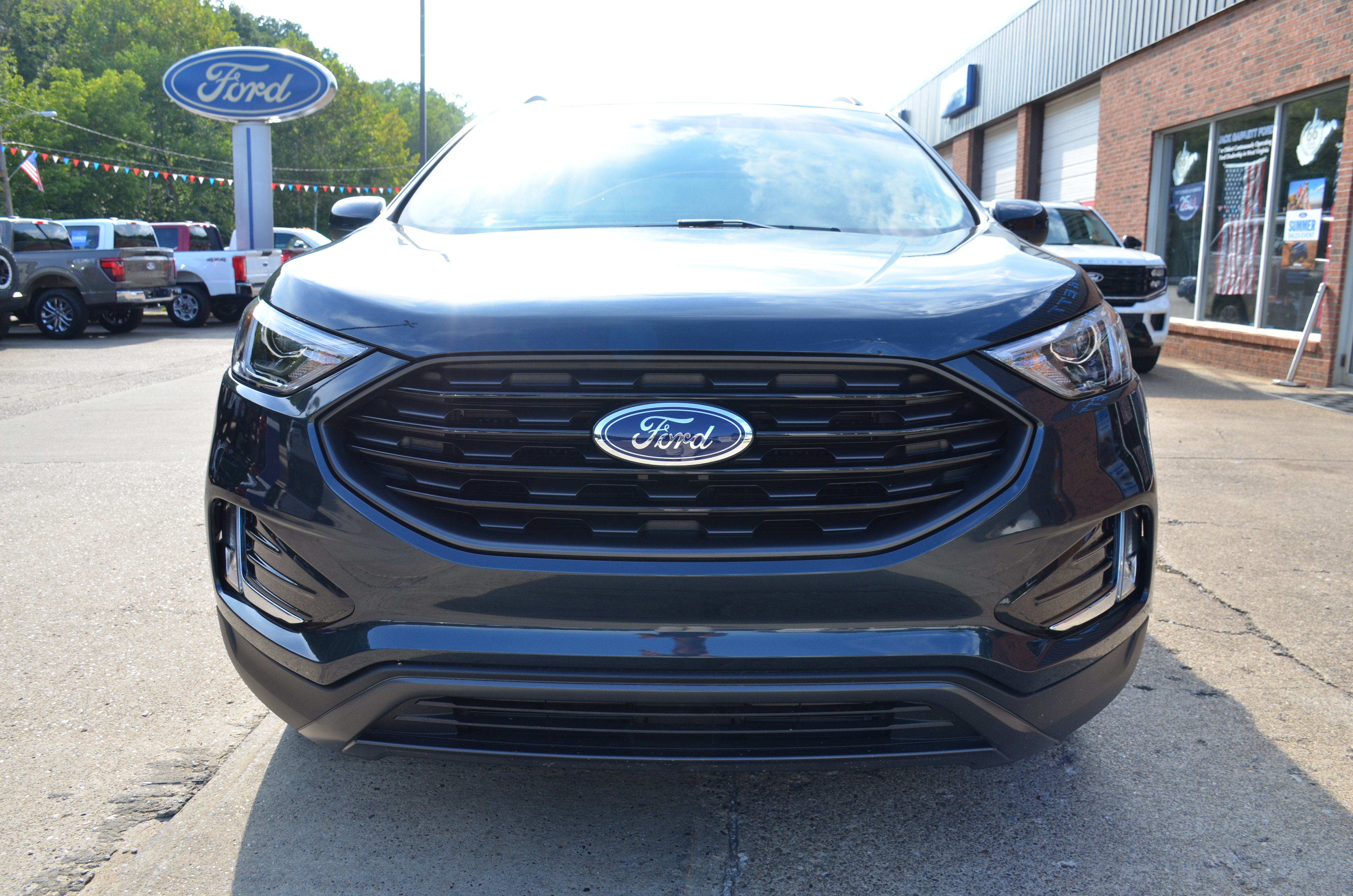 Used 2023 Ford Edge SEL w/ Sport Appearance Package AWD/4WD image 5