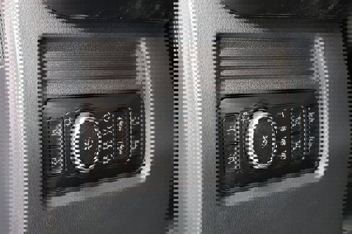 Used 2025 Ford F350 Lariat w/ Chrome Package image 26