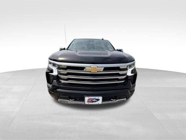 Certified 2025 Chevrolet Silverado 1500 High Country AWD/4WD image 3