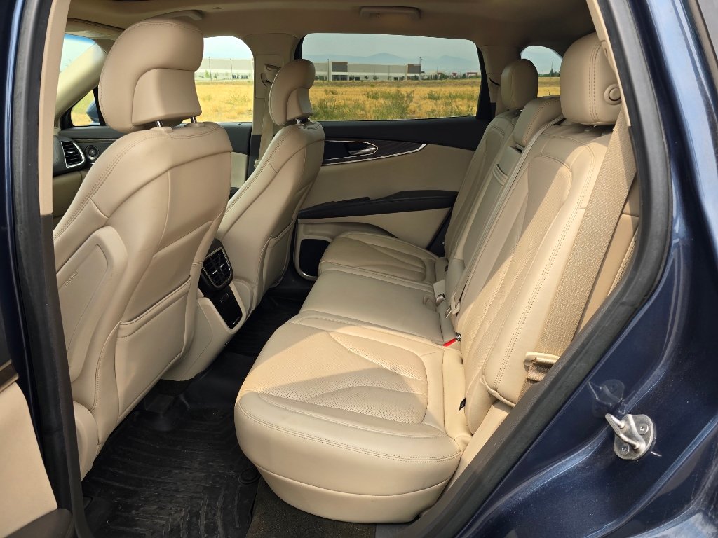 Used 2019 Lincoln Nautilus Reserve w/ Cargo Utility Package AWD/4WD image 14