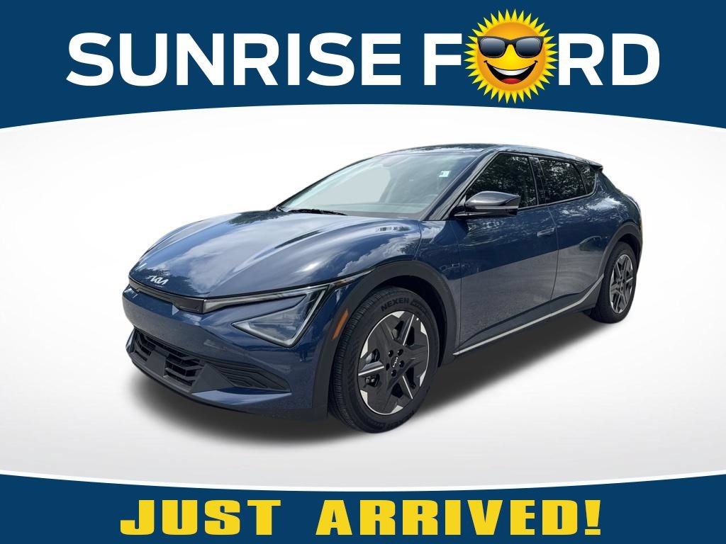 Used 2026 Kia EV6 Light RWD image 1