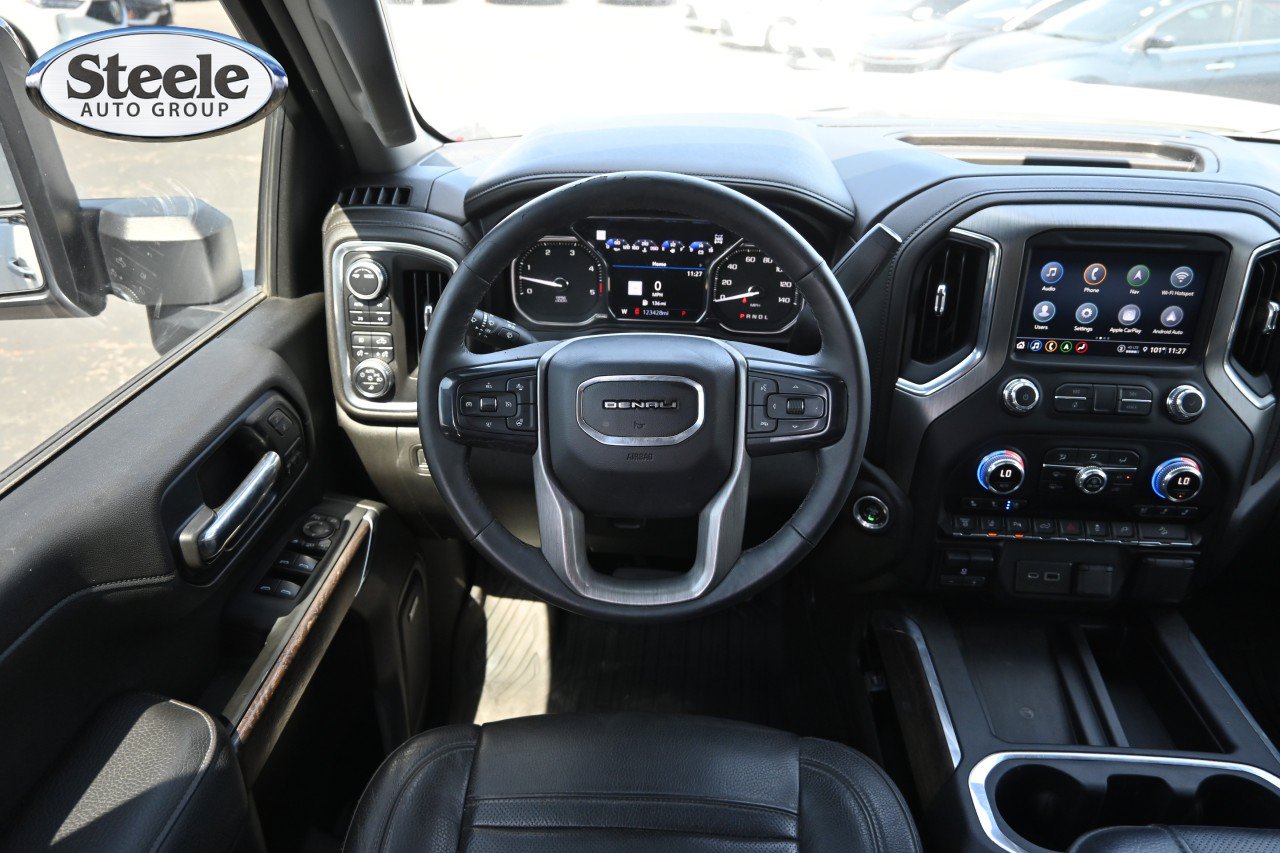 Used 2022 GMC Sierra 2500 Denali w/ Denali Ultimate Package AWD/4WD image 9
