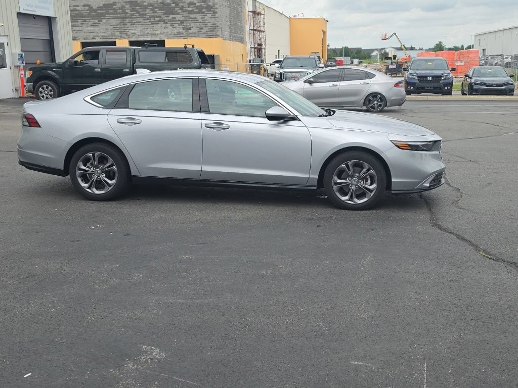 Certified 2023 Honda Accord EX image 8