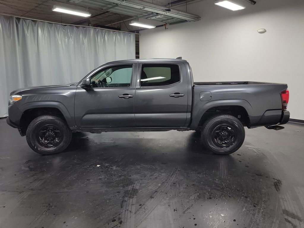Used 2022 Toyota Tacoma SR image 5