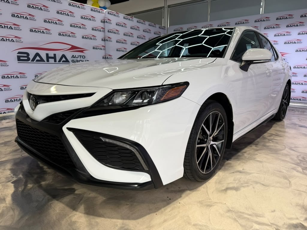 Used 2023 Toyota Camry SE FWD image 2