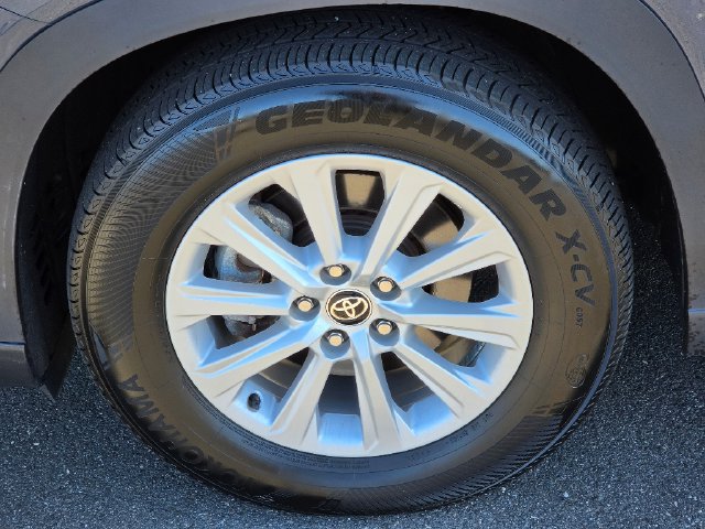 Used 2024 Toyota Grand Highlander AWD Hybrid image 18