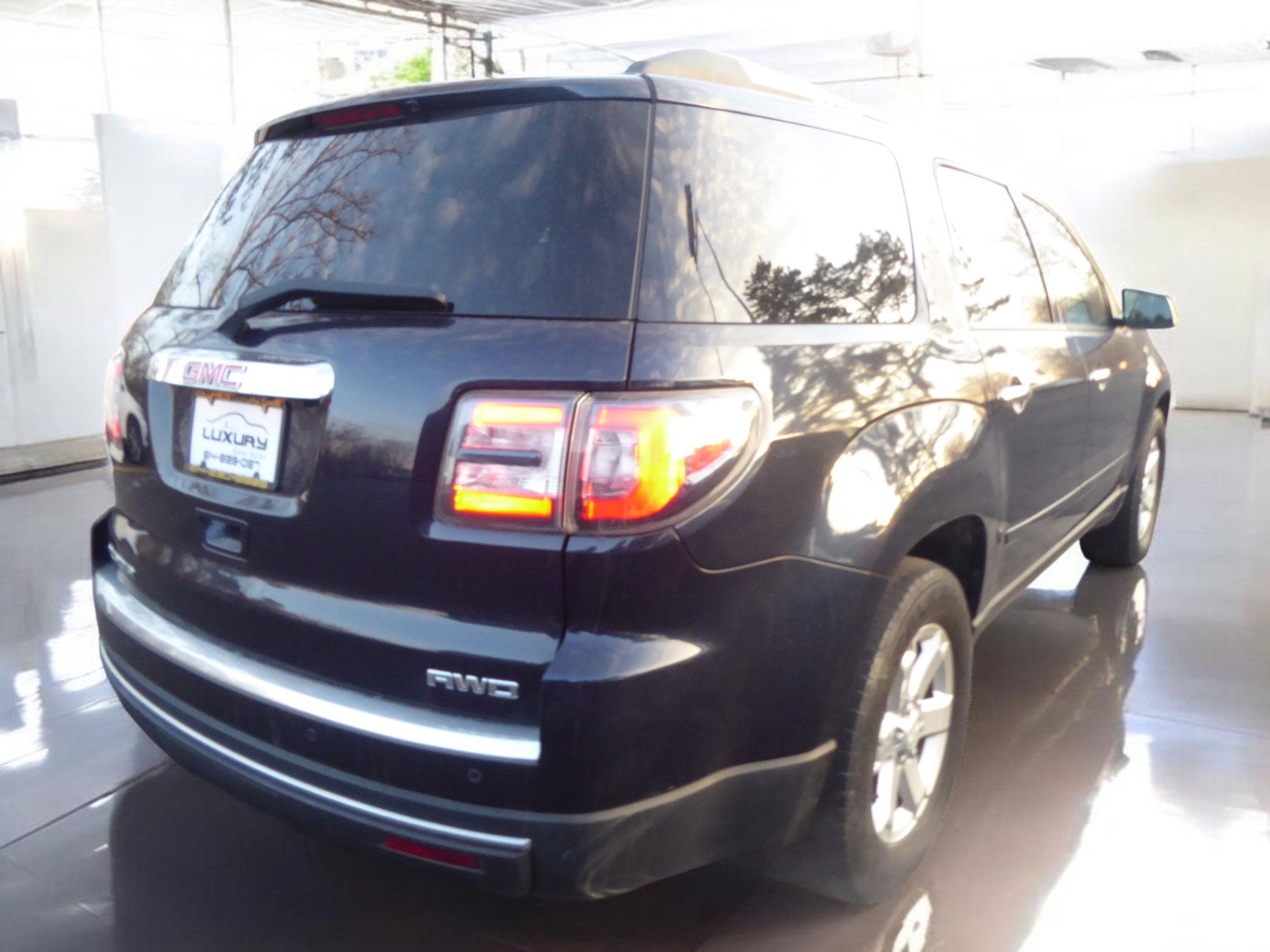 Used 2016 GMC Acadia SLE image 10