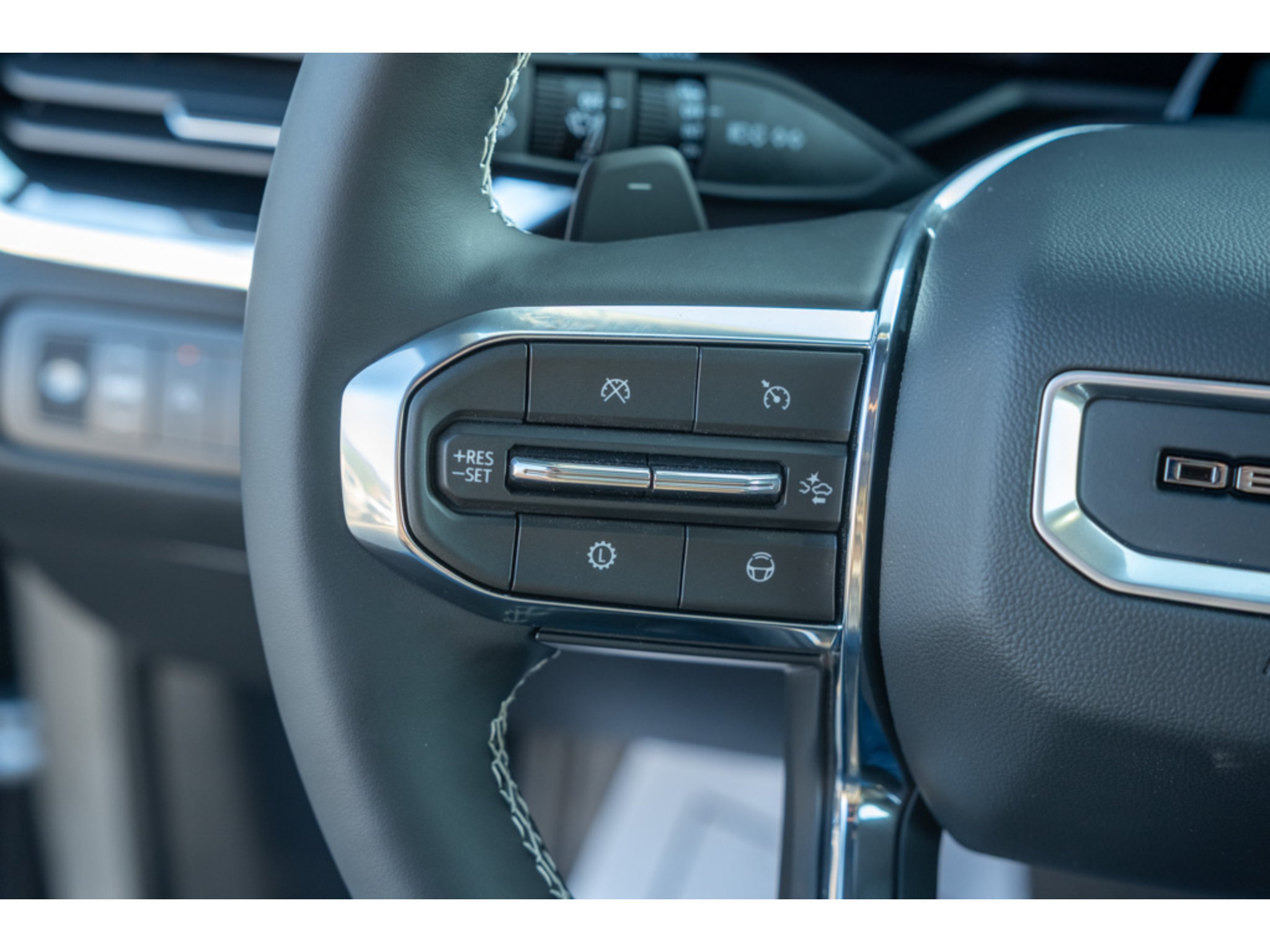 New 2027 GMC Acadia Denali Ultimate w/ LPO, Black Badging Package FWD image 19