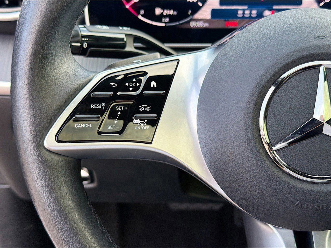 Used 2025 Mercedes-Benz C 300 Sedan image 38