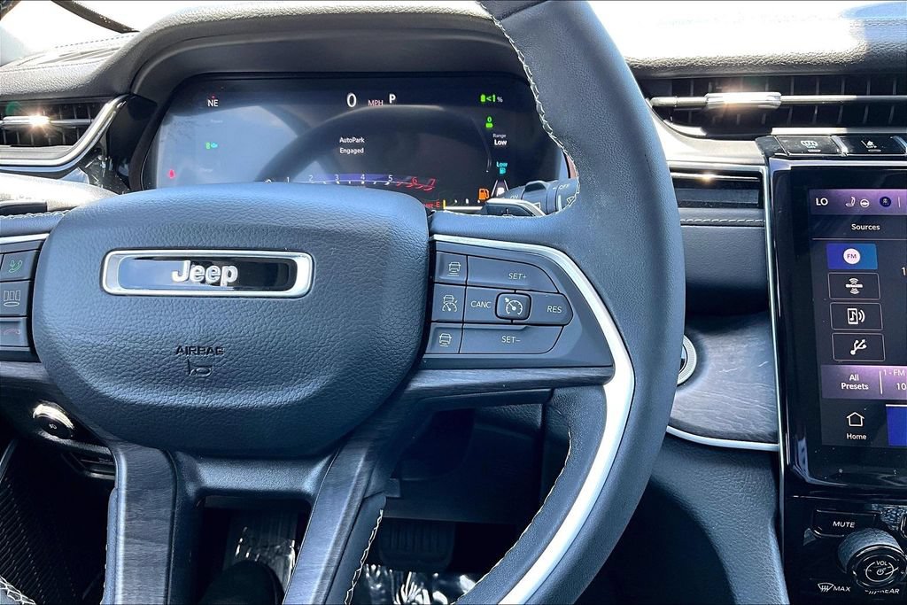 Used 2023 Jeep Grand Cherokee 4WD 4xe image 12