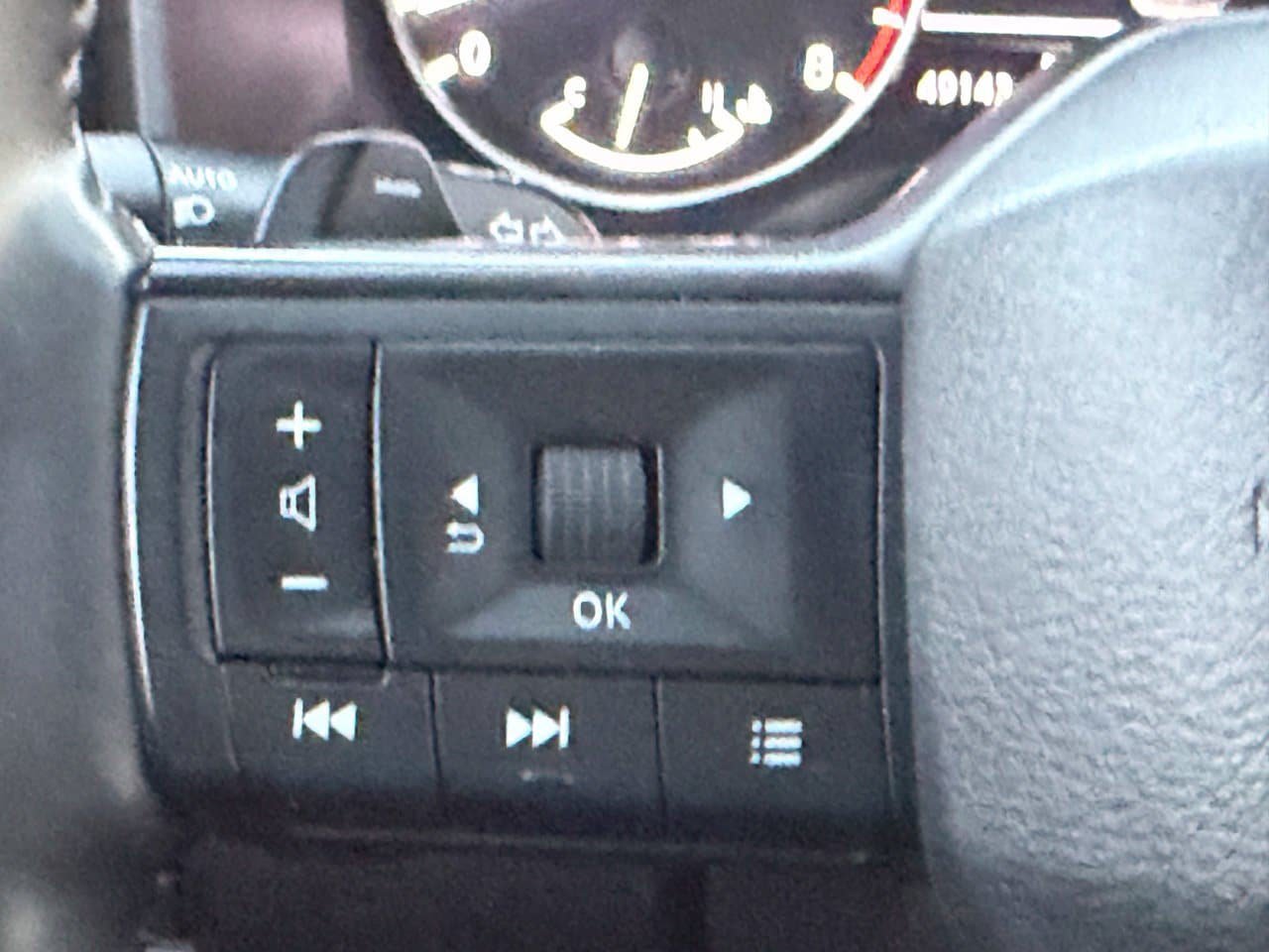 Certified 2025 Nissan Rogue SV FWD image 15