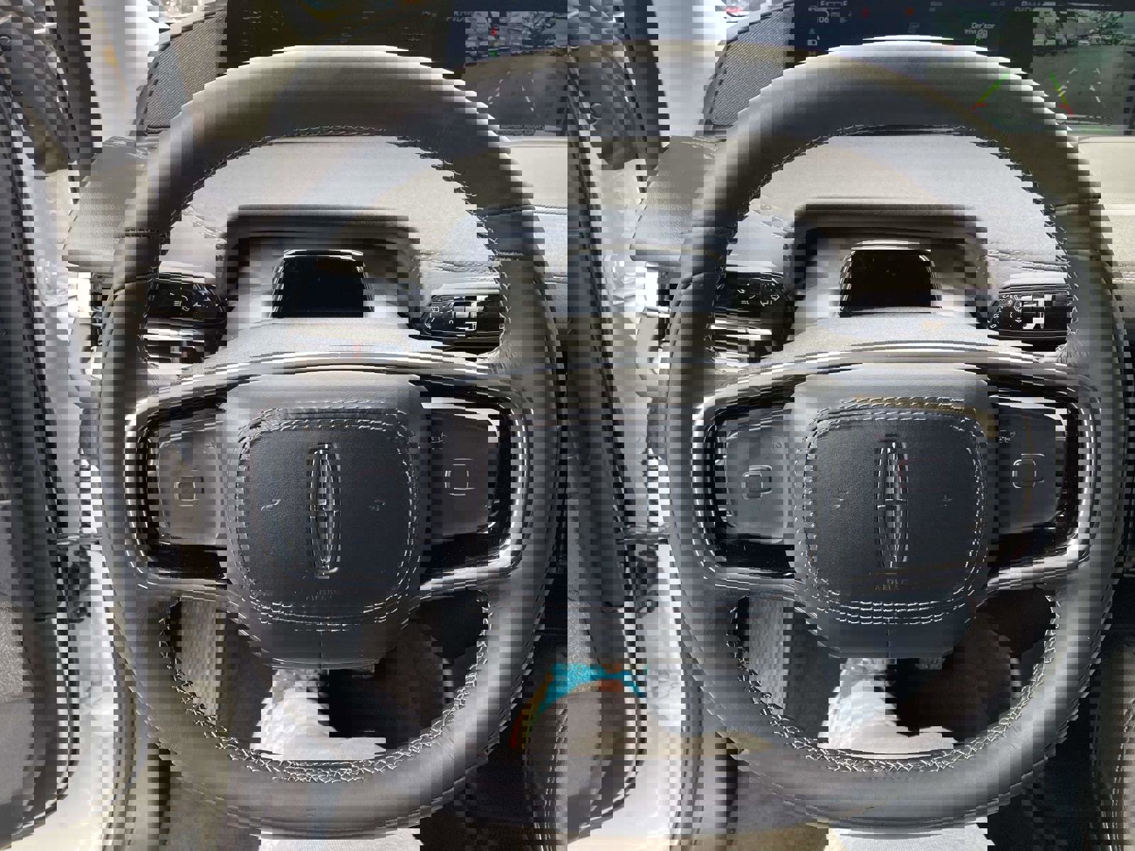 Used 2025 Lincoln Navigator Reserve image 35