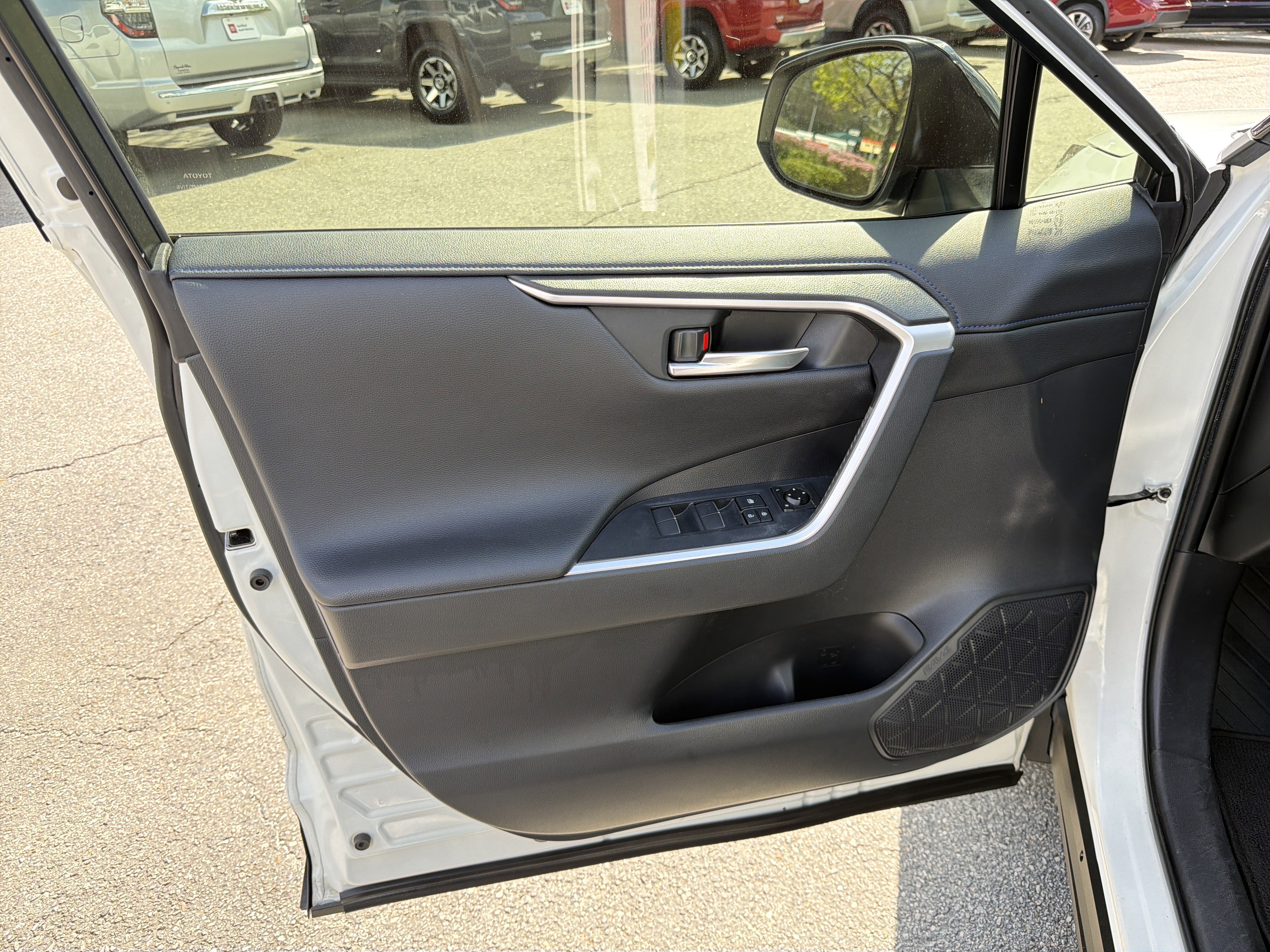 Used 2020 Toyota RAV4 XSE image 21