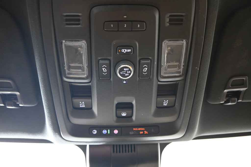 Used 2024 Chevrolet Tahoe Premier w/ Premium Package AWD/4WD image 36