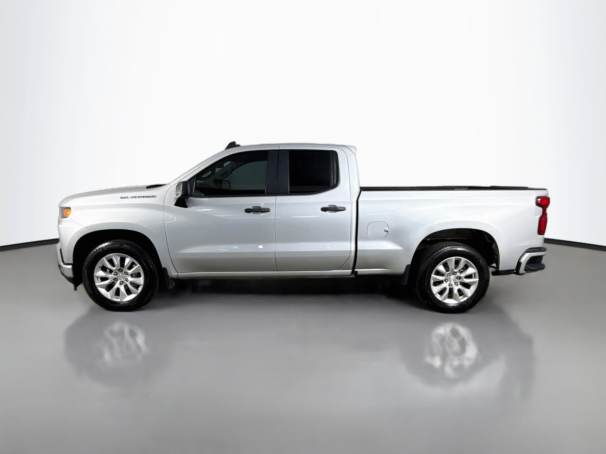 Used 2020 Chevrolet Silverado 1500 Custom w/ Custom Value Package RWD image 6