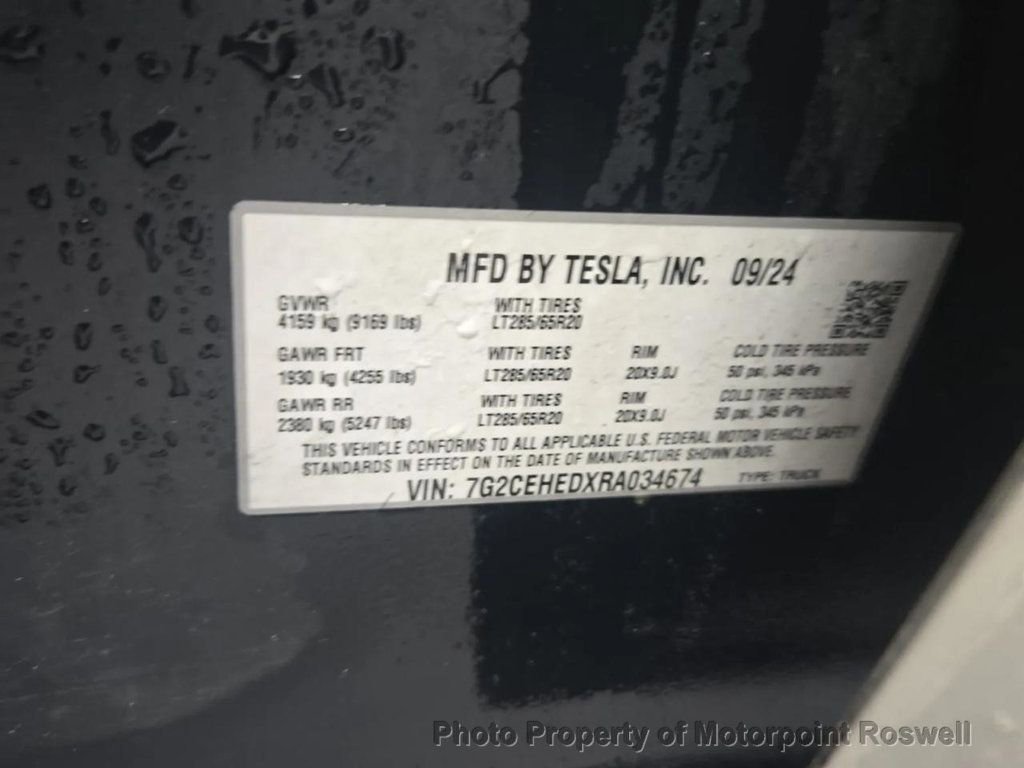 Used 2024 Tesla Cybertruck AWD Crew Cab image 2