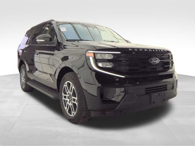 Used 2025 Ford Expedition Active AWD/4WD image 8