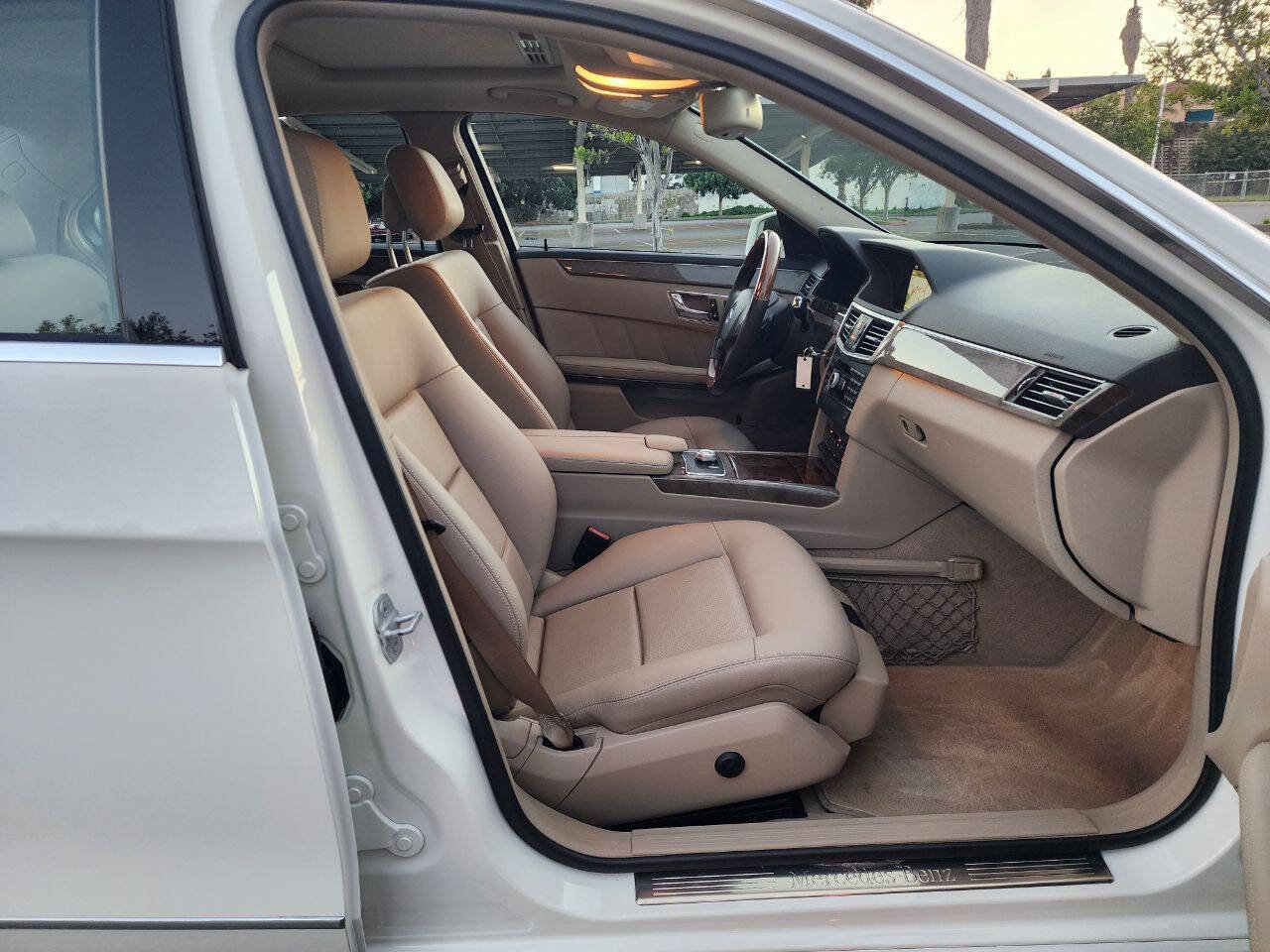 Used 2010 Mercedes-Benz E 350 Sedan image 19