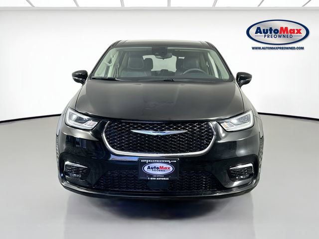 Used 2024 Chrysler Pacifica Touring-L image 7